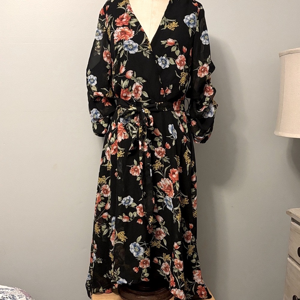 Emma & Michele Black Floral Long Sleeve Dress - Size 6